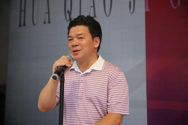 桂林市文联党组书记、主席何绍连致辞并宣布展览开幕。
