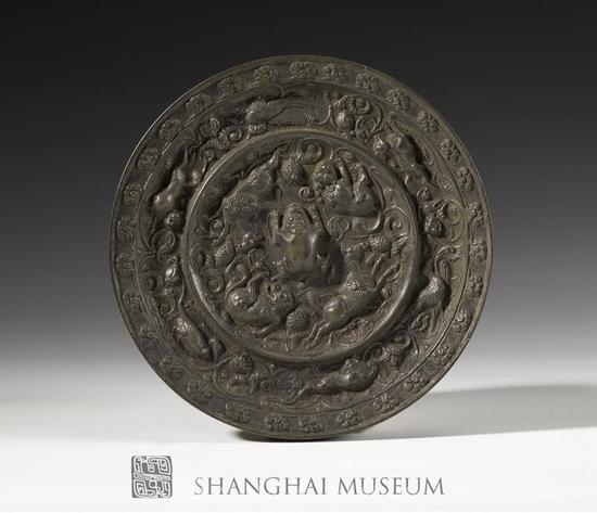 唐 海兽葡萄纹镜  图片由上海博物馆提供