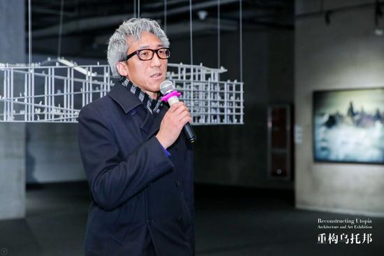 参展建筑师代表王昀进行开幕式发言