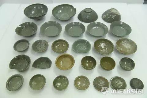 韩国海域发掘的青瓷（纽西斯通讯社）
