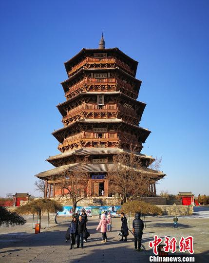 应县木塔，全称是“佛宫寺释迦塔”，始建于距今约1000年的辽代，是中国现存最高最古的一座木构塔式建筑。　杨杰英 摄