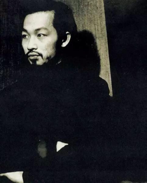 林寿宇首次于伦敦Gimpel Fils画廊举行个展，1959年
