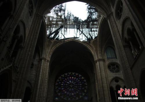巴黎圣母院火灾后画面。