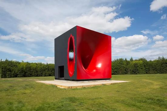 Anish Kapoor，Sectional Body Preparing for Monadic Singularity， 2015，P.V.C and steel，7.3 x 7.3 x 7.3m，Photo： Tadzio，? Anish Kapoor， 2019  All rights reserved