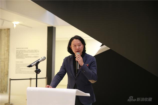 上海民生现代美术馆副馆长 刘佳主持开幕式
