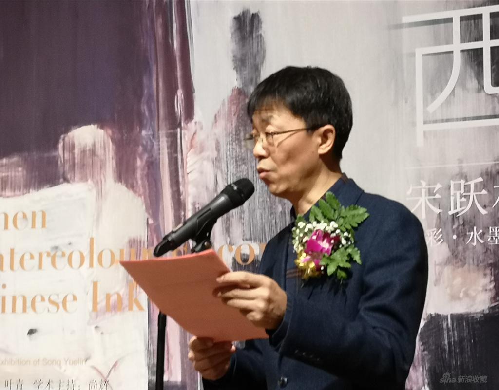 江西省文联党组成员、主席、中国文艺评论家协会副主席叶青主持开幕式